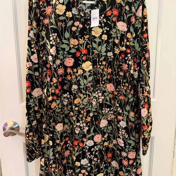 LOFT Dresses & Skirts - LOFT Black Floral Print Dress